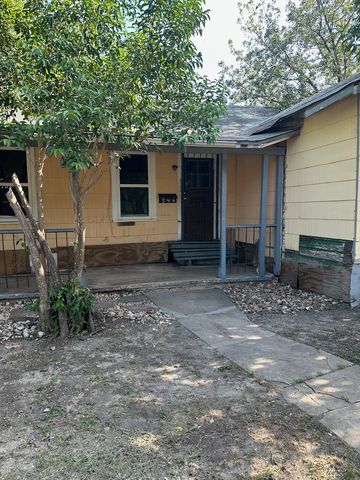944 W  Lynwood Ave, San Antonio, TX 78201