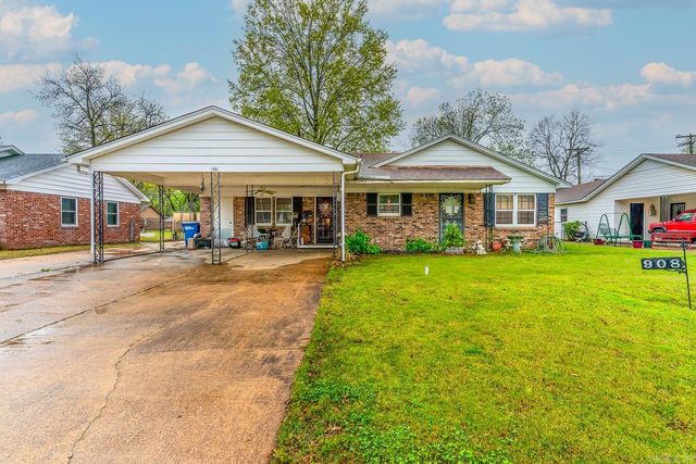 908 Briarcliff Rd, West Memphis, AR 72301
