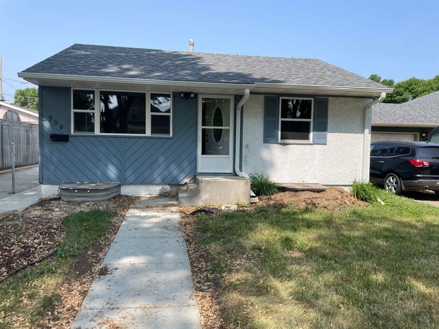 909 S  Van Eps Ave, Sioux Falls, SD 57104