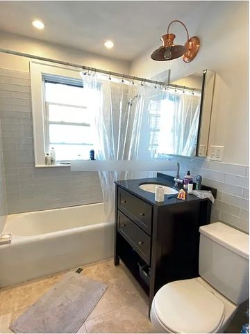 21 Renfrew St #2, Medford, MA 02155