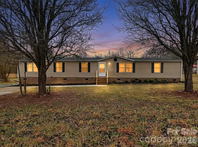 5944 Lewis Rd, Gastonia, NC 28052
