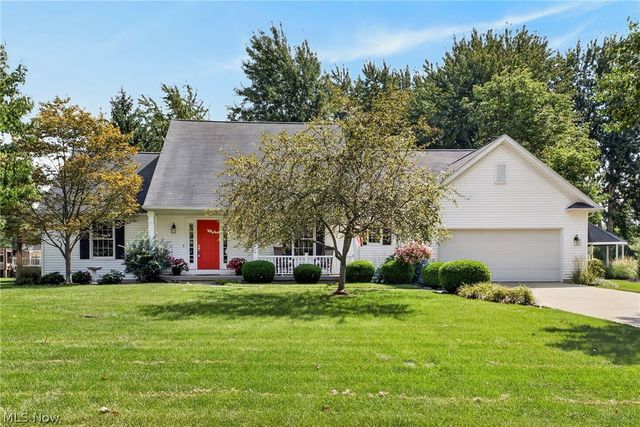 32079 Country Club Dr, Avon Lake, OH 44012