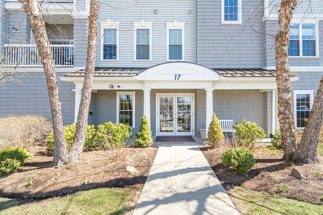 17 Morgan Dr #204, Natick, MA 01760