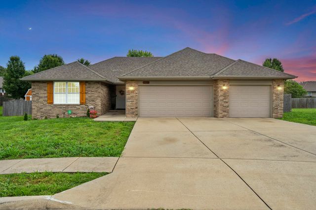 4200 N Mead Drive, Ozark, MO 65721
