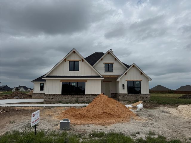 136 Chapowits Dr, Godley, TX 76044