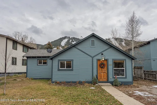 360 E  Pearl Ave, Jackson, WY 83001