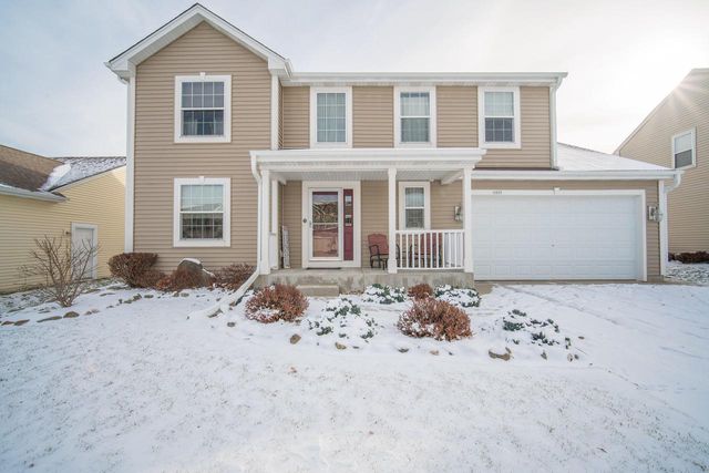 1637 Edgewater DRIVE, West Bend, WI 53095