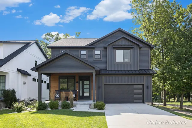2726 Orange Ave SE, Grand Rapids, MI 49546