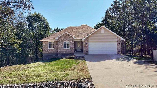 112 Blackfoot Rd, Lake Ozark, MO 65049