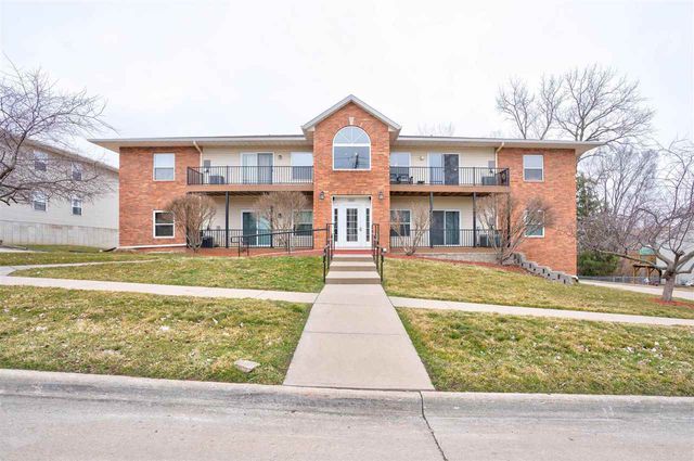 1300 23rd Ave #6, Coralville, IA 52241