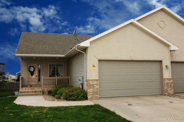 7603 S  Peregrine Pl, Sioux Falls, SD 57108