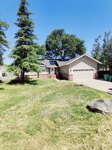 18174 Lake Forest Dr, Penn Valley, CA 95946