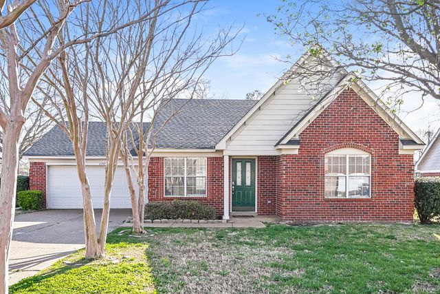 6392 Manchester Dr, Horn Lake, MS 38637