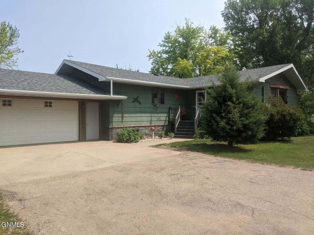 408 3rd Ave NW, Lamoure, ND 58458