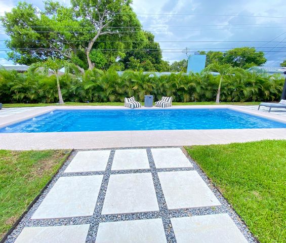 13949 Dominica Dr, Seminole, FL 33776