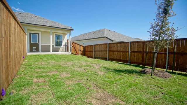 5750 Dacy Ln, Buda, TX 78610