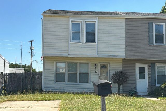 90 Farmhouse Rd, Sicklerville, NJ 08081