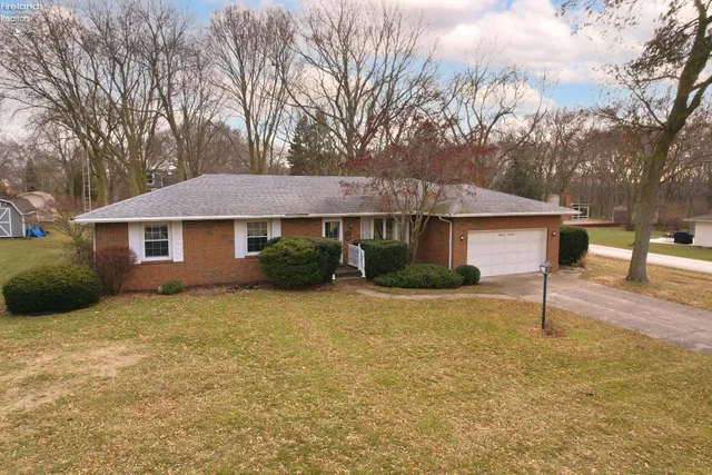 3617 N  Karwood Dr, Port Clinton, OH 43452