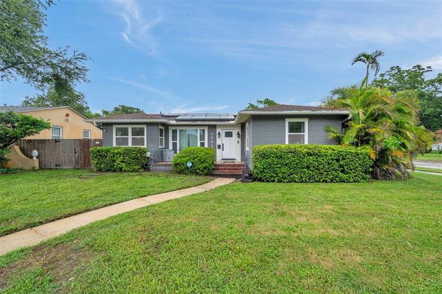1601 14th St N, Saint Petersburg, FL 33704