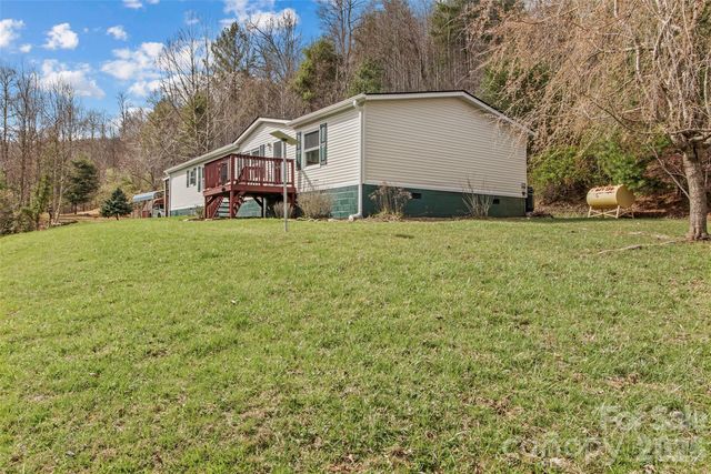 155 Thunderstruck Rdg, Burnsville, NC 28714