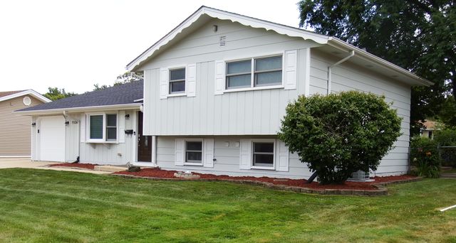 1109 W  Weathersfield Way, Schaumburg, IL 60193