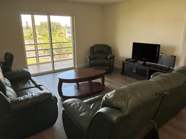 2668 Garden Dr N #312, Lake Worth, FL 33461