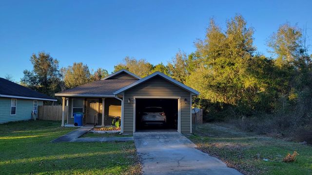 302 SW 2nd Ave, Chiefland, FL 32626