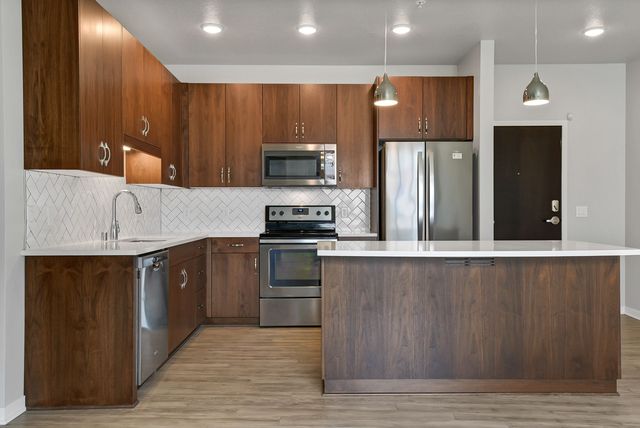 244 4th St   E #513, Saint Paul, MN 55101