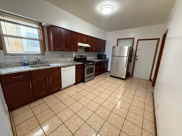 207 Manor Ave #2, Harrison, NJ 07029