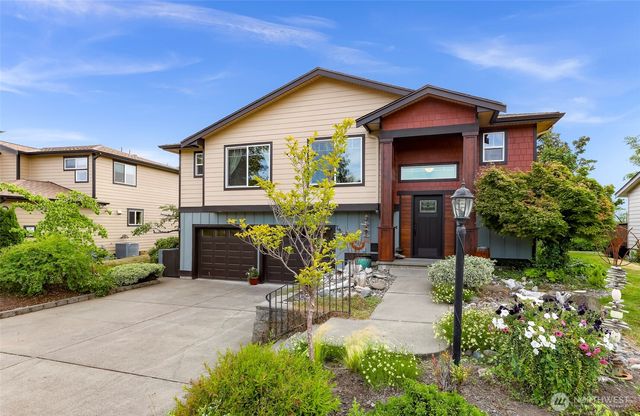 7965 W Golf Course Drive, Blaine, WA 98230