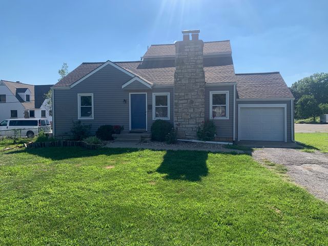 5730 Flint St, Shawnee, KS 66203