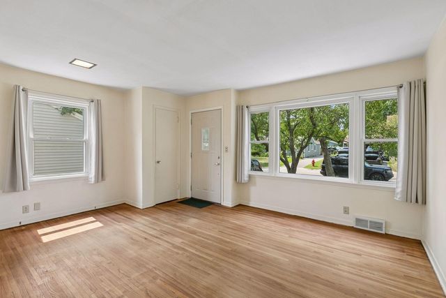 2933 Hillsboro Ave S, Saint Louis Park, MN 55426