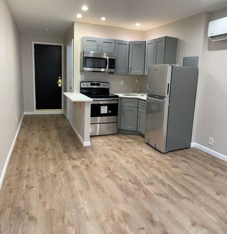 753 S  9th St #1F, Philadelphia, PA 19147