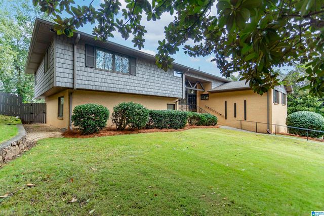 2220 Vesthaven Way E, Vestavia Hills, AL 35216