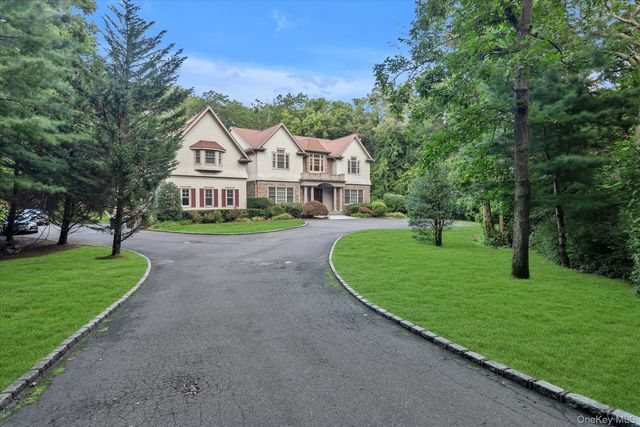 171 Stillwell Lane, Syosset, NY 11791