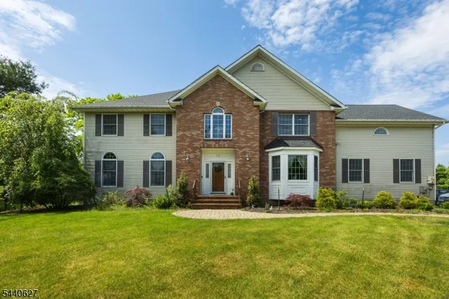 72 Doby Rd, Mendham, NJ 07945