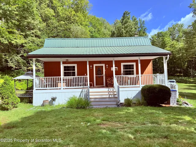 870 Pops Hobby Lake Rd, Brackney, PA 18812