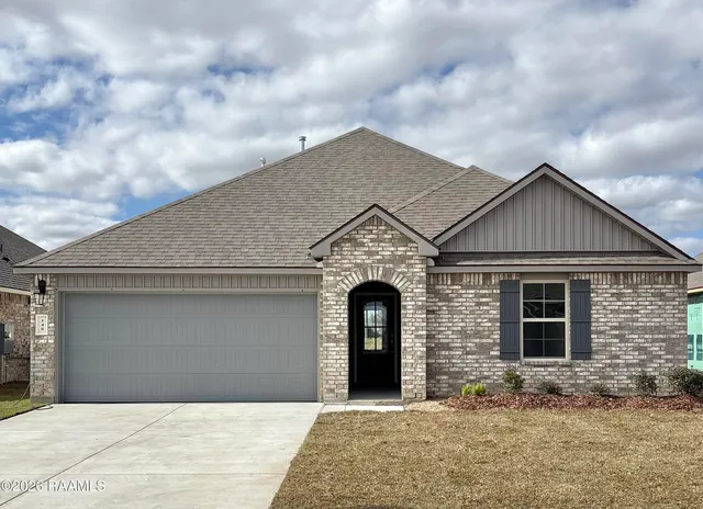 146 Cottage Cove Dr, Maurice, LA 70555