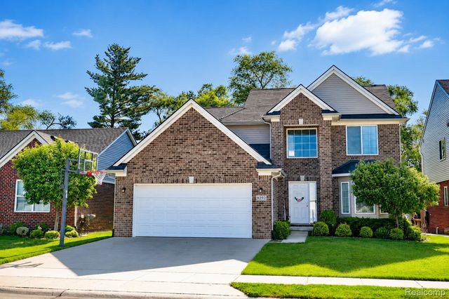 9292 Liberty Ct, Livonia, MI 48150