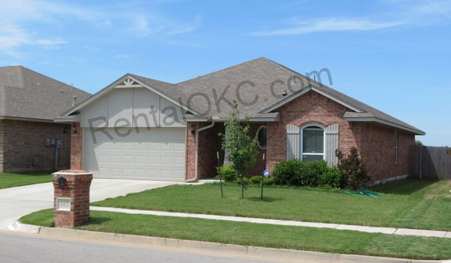 8001 John Robert Dr, Oklahoma City, OK 73135