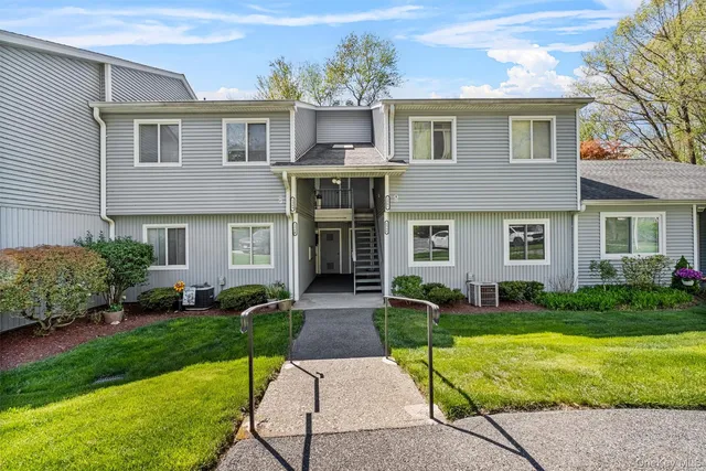 156 Carriage Court #G, Yorktown Heights, NY 10598