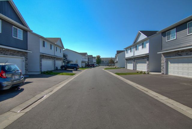 1085 Dailey Pl #973, River Falls, WI 54022