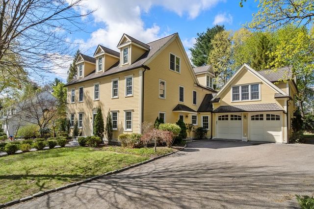 59 Standish Rd, Wellesley, MA 02481