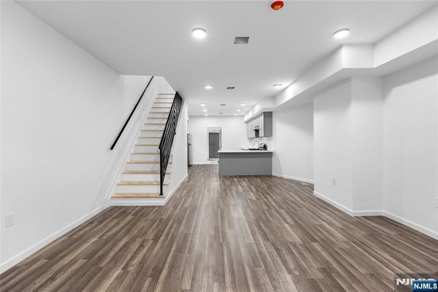 43 1/2 Cortland St, Newark, NJ 07105