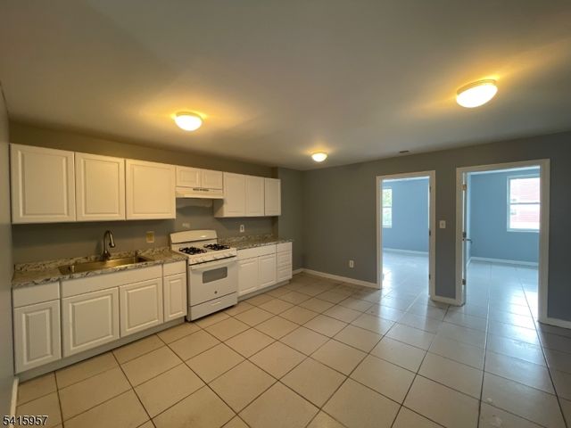 87 S  1st St #2, Elizabethport, NJ 07206