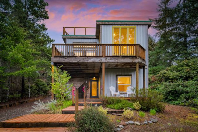 441 Ocean Ave, Manzanita, OR 97130