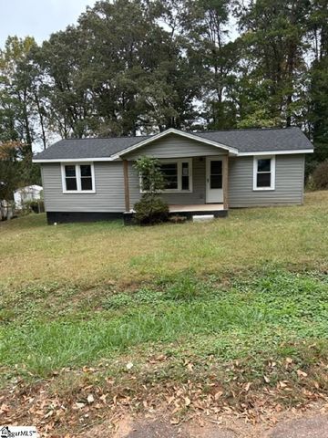 152 North St, Wellford, SC 29385