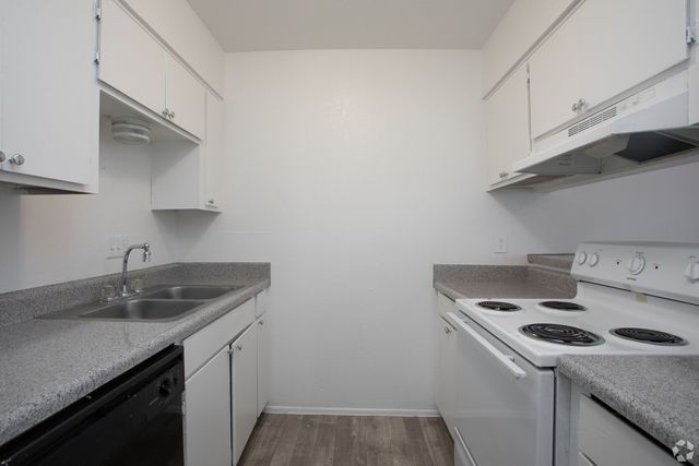 1975 W  36th St #e68587207, Tucson, AZ 85713