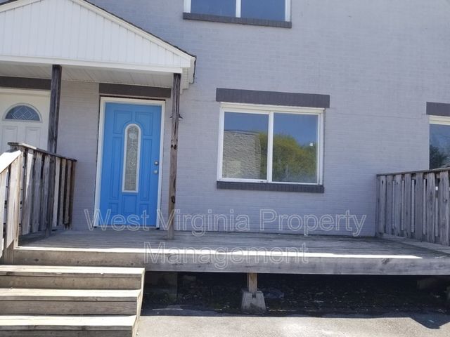 200 Lewis St #4, Oak Hill, WV 25901