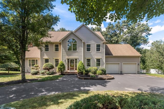 90 Northridge Dr, East Bridgewater, MA 02333